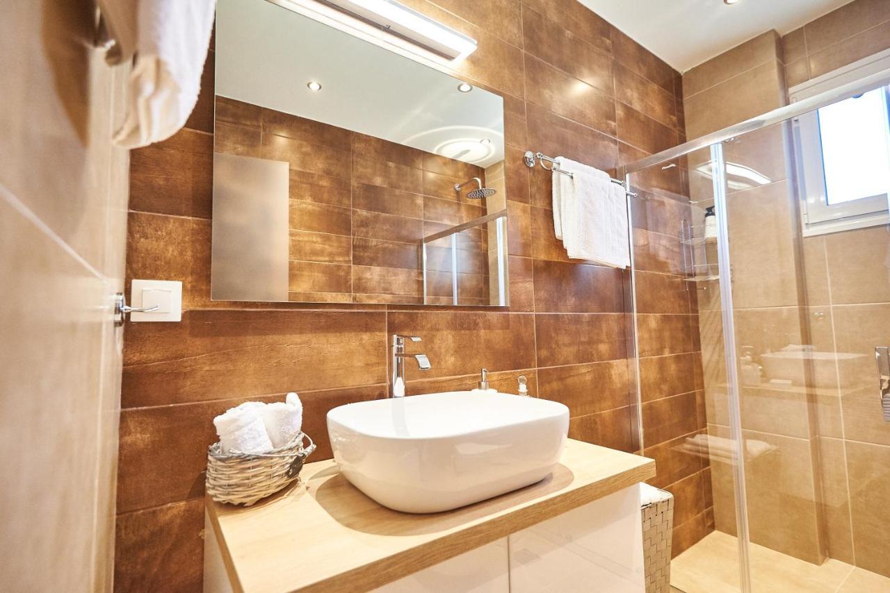 The El Greco Spirit Meets The Athenian Luxury Apt1 Exterior foto